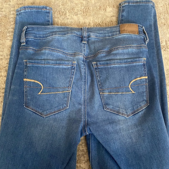 American Eagle Next Level Stretch Skinny Jeans. Size 4 - Picture 3 of 5